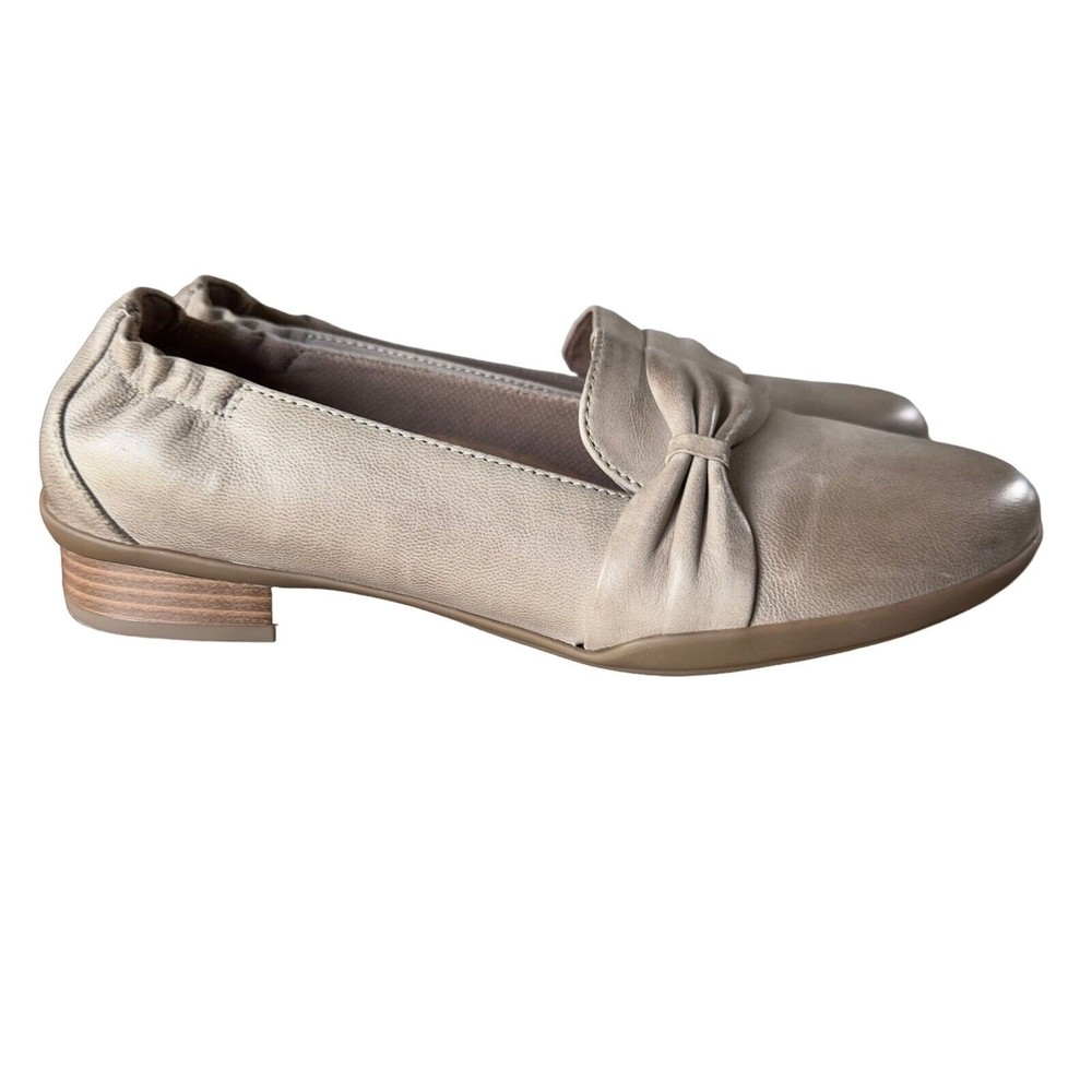 Dansko Karen Burnished Nubuck Taupe Flats  Size 7.5 Gently Used